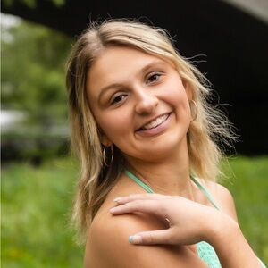 Meet your Posher, Carly